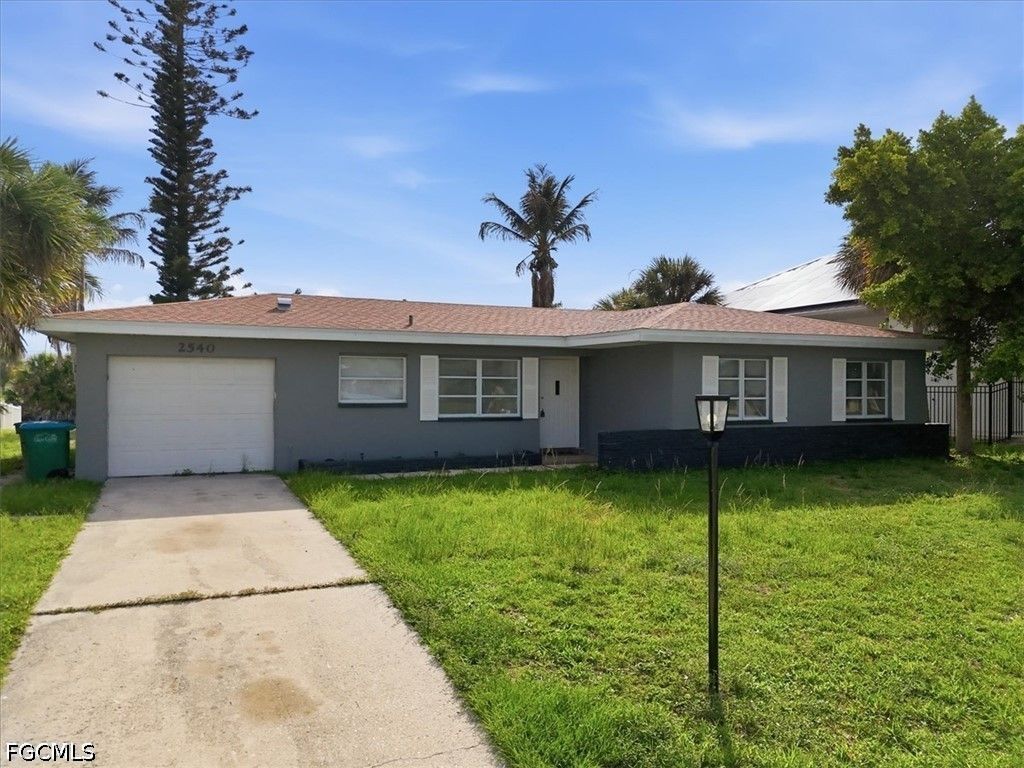 2540 SE 25th AVE, Cape Coral, FL 33904