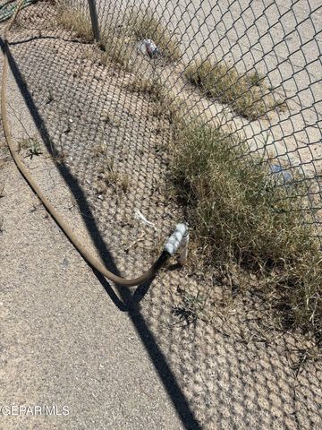 1817 POR FIN Lane, El Paso, TX 79907