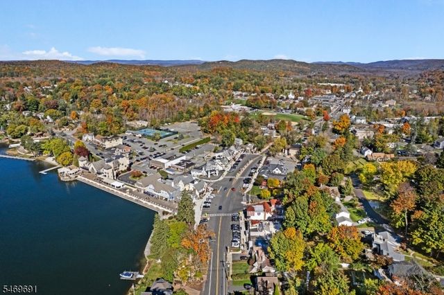 41 East Shore Trail, Sparta Twp., NJ 07871