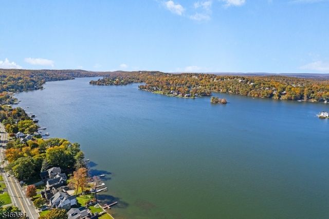 41 East Shore Trail, Sparta Twp., NJ 07871