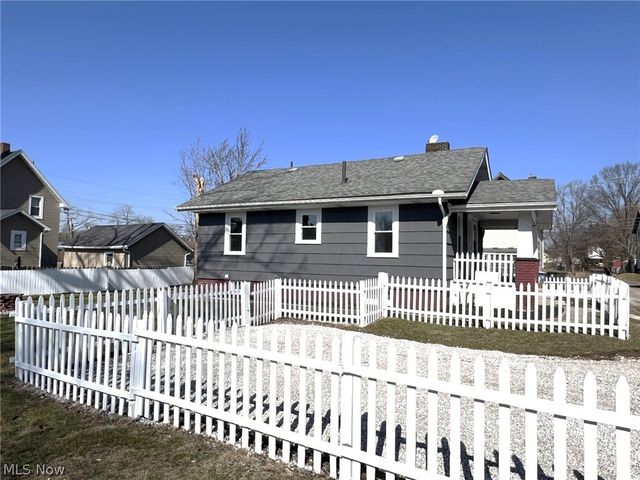 1825 Bernice Court NE, Canton, OH 44705