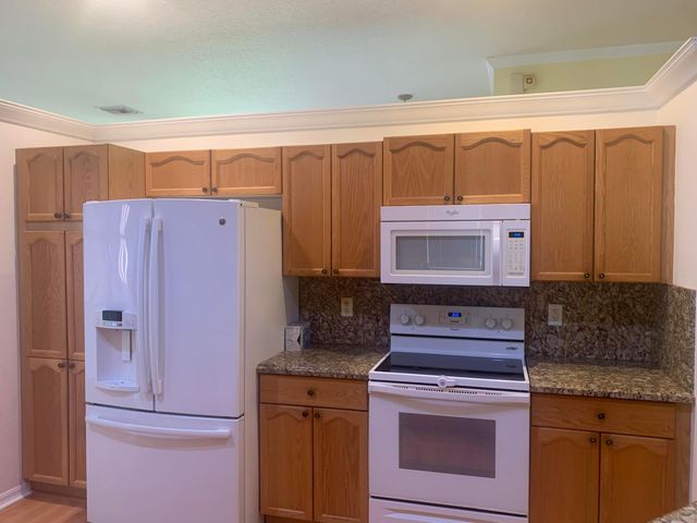 2215 HYPOLUXO Road, Lake Worth, FL 33462