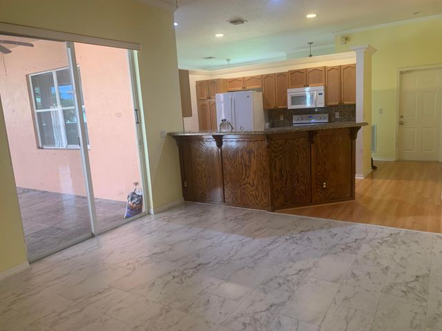 2215 HYPOLUXO Road, Lake Worth, FL 33462