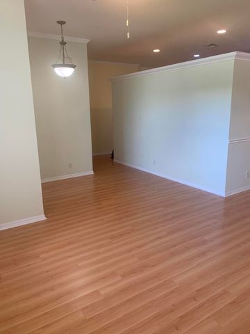 2215 HYPOLUXO Road, Lake Worth, FL 33462