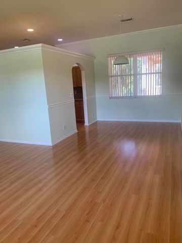 2215 HYPOLUXO Road, Lake Worth, FL 33462