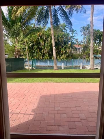 2215 HYPOLUXO Road, Lake Worth, FL 33462