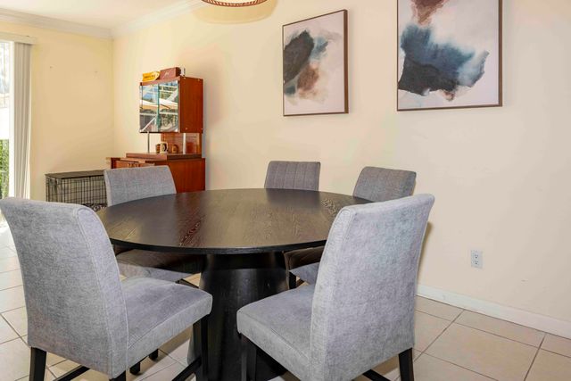 154 Santa Barbara Way, Palm Beach Gardens, FL 33410