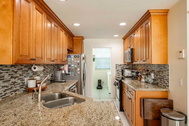 154 Santa Barbara Way, Palm Beach Gardens, FL 33410