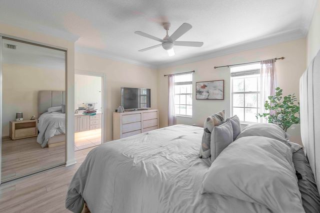 154 Santa Barbara Way, Palm Beach Gardens, FL 33410