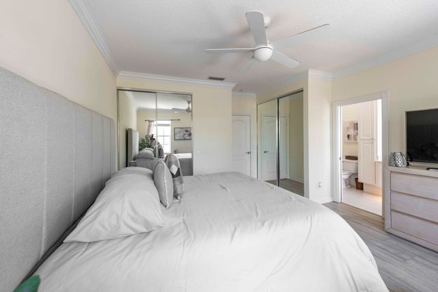 154 Santa Barbara Way, Palm Beach Gardens, FL 33410