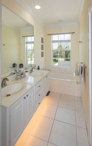 154 Santa Barbara Way, Palm Beach Gardens, FL 33410