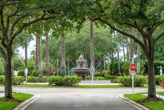 154 Santa Barbara Way, Palm Beach Gardens, FL 33410