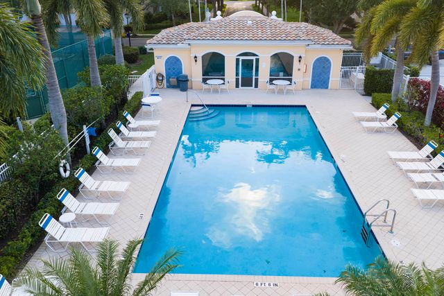 154 Santa Barbara Way, Palm Beach Gardens, FL 33410