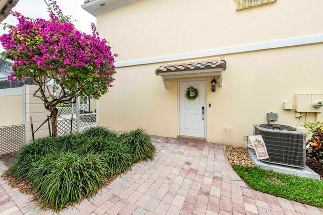 154 Santa Barbara Way, Palm Beach Gardens, FL 33410