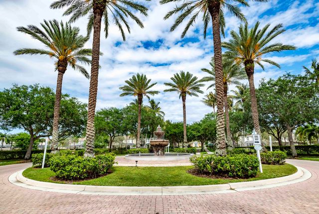 154 Santa Barbara Way, Palm Beach Gardens, FL 33410