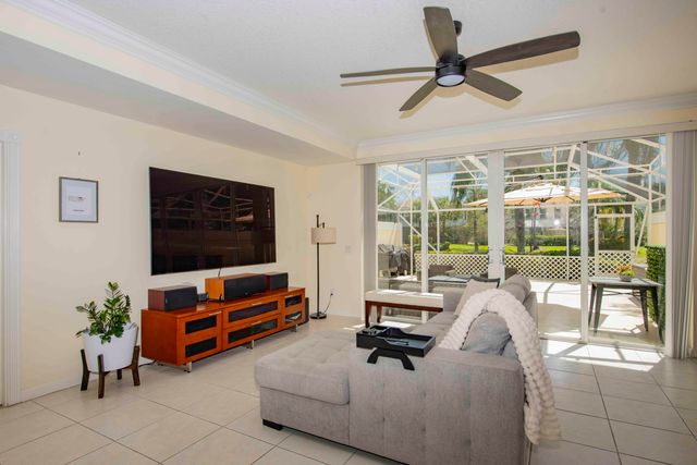 154 Santa Barbara Way, Palm Beach Gardens, FL 33410