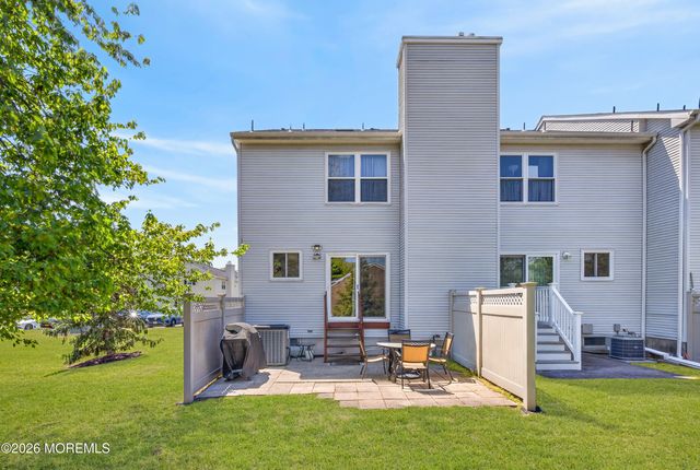 6 Lorenzo Court, Matawan, NJ 07747