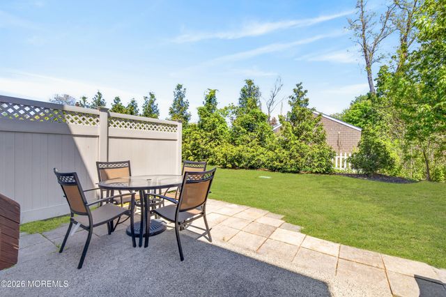 6 Lorenzo Court, Matawan, NJ 07747