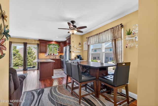 6 Lorenzo Court, Matawan, NJ 07747