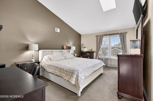 6 Lorenzo Court, Matawan, NJ 07747
