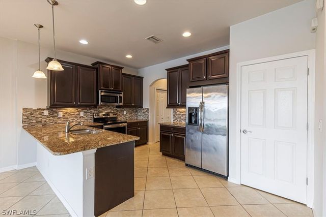 15389 Summit Place CIR 286, Naples, FL 34119