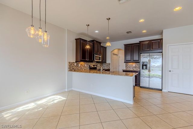 15389 Summit Place CIR 286, Naples, FL 34119