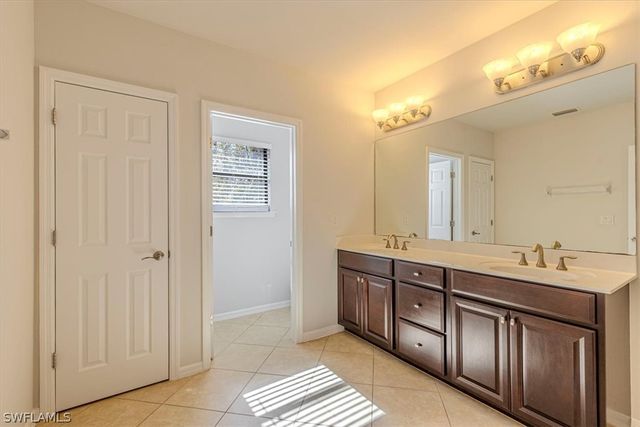 15389 Summit Place CIR 286, Naples, FL 34119