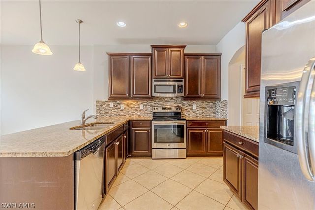 15389 Summit Place CIR 286, Naples, FL 34119