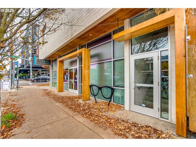 16 Ne SHAVER St 203, Portland, OR 97212