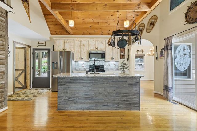 165 Amelia Lane, Blue Ridge, GA 30513