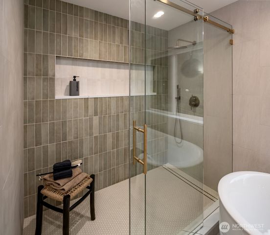 17006 174th Avenue NE, Woodinville, WA 98072