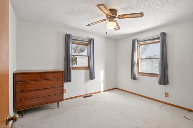 7023 52nd Avenue N, Crystal, MN 55428