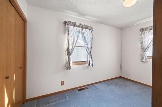 7023 52nd Avenue N, Crystal, MN 55428