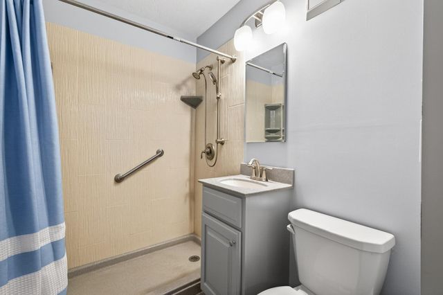 7023 52nd Avenue N, Crystal, MN 55428