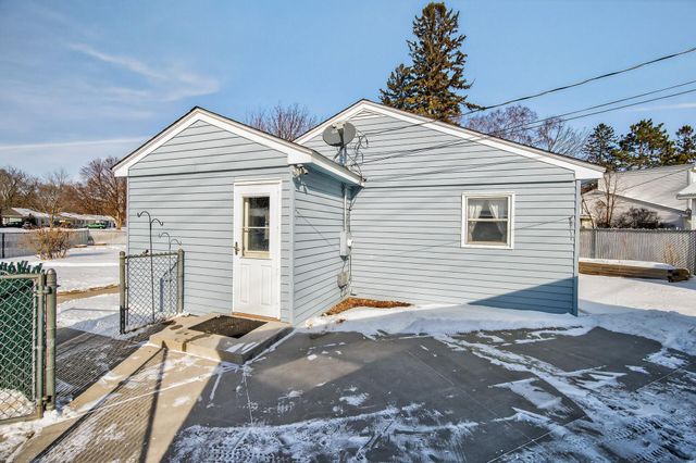 7023 52nd Avenue N, Crystal, MN 55428