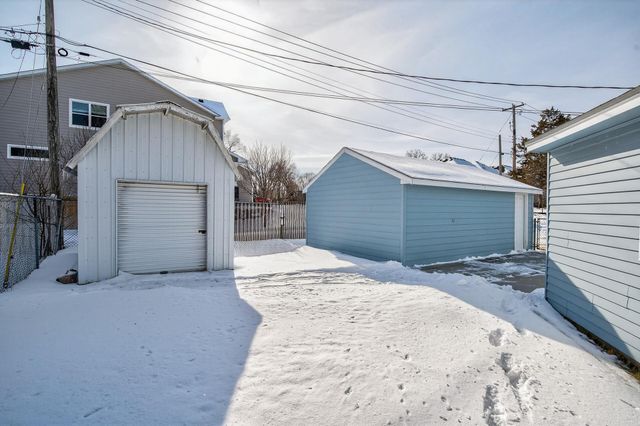 7023 52nd Avenue N, Crystal, MN 55428