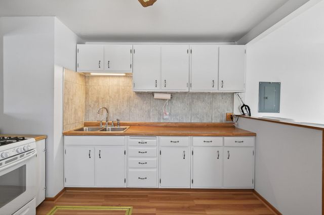 7023 52nd Avenue N, Crystal, MN 55428