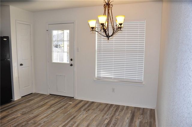 127 Anderson ST, Hutto, TX 78634