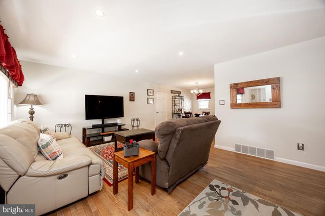 337 HIGHLAND AVE, Downingtown, PA 19335