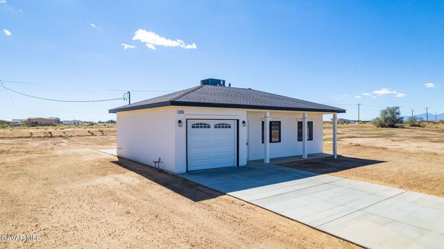 8220 Lewis Avenue, California City, CA 93505