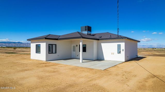 8220 Lewis Avenue, California City, CA 93505