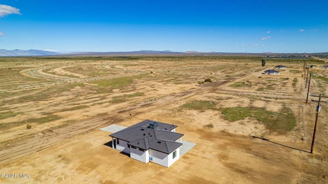 8220 Lewis Avenue, California City, CA 93505