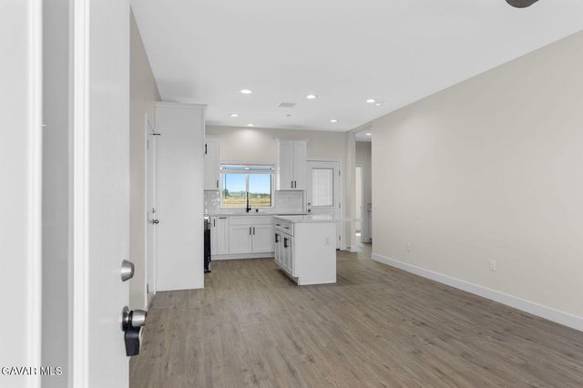 8220 Lewis Avenue, California City, CA 93505