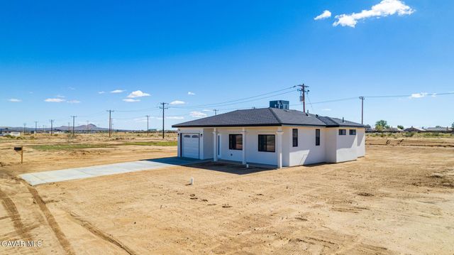 8220 Lewis Avenue, California City, CA 93505