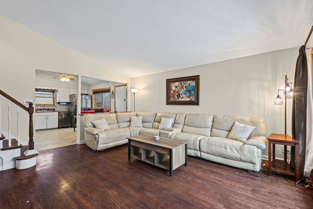 1N742 Forest Avenue, Glen Ellyn, IL 60137