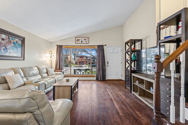 1N742 Forest Avenue, Glen Ellyn, IL 60137