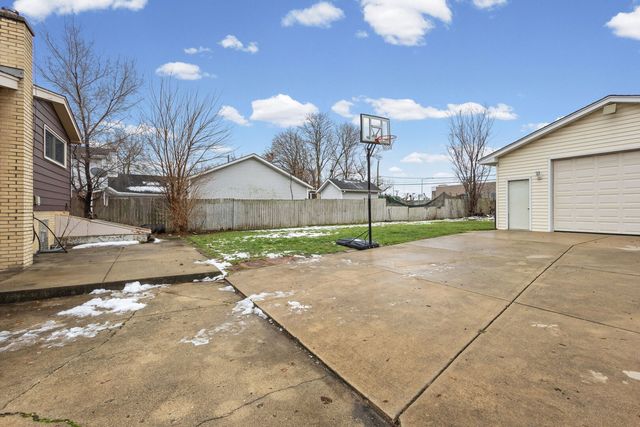 1N742 Forest Avenue, Glen Ellyn, IL 60137