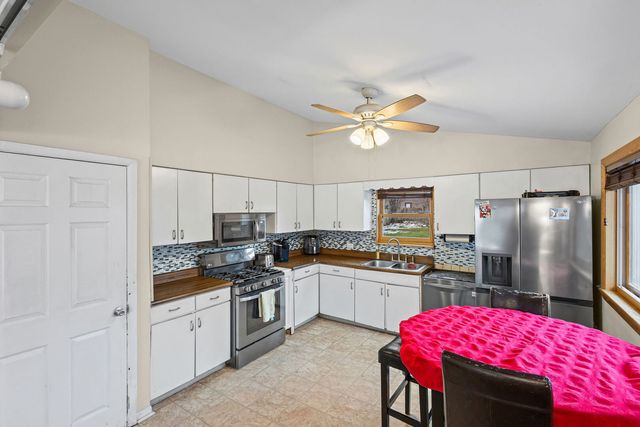 1N742 Forest Avenue, Glen Ellyn, IL 60137