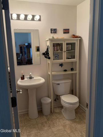 38 Diane Court, Cohoes, NY 12047