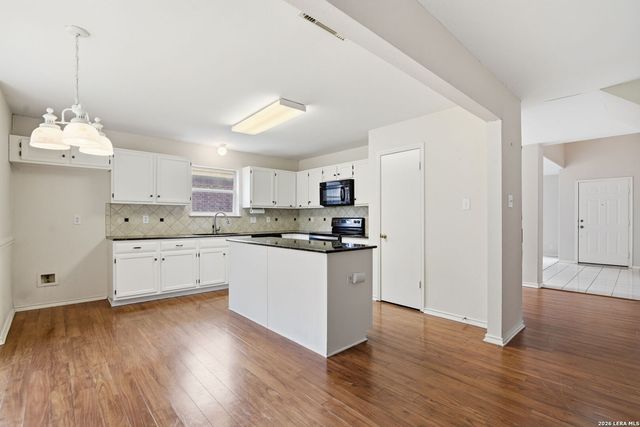 1020 GATE CREEK LN, Schertz, TX 78154